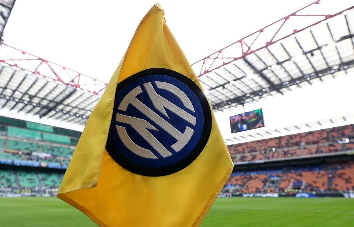 インテルが黄色の3rdキットを発表