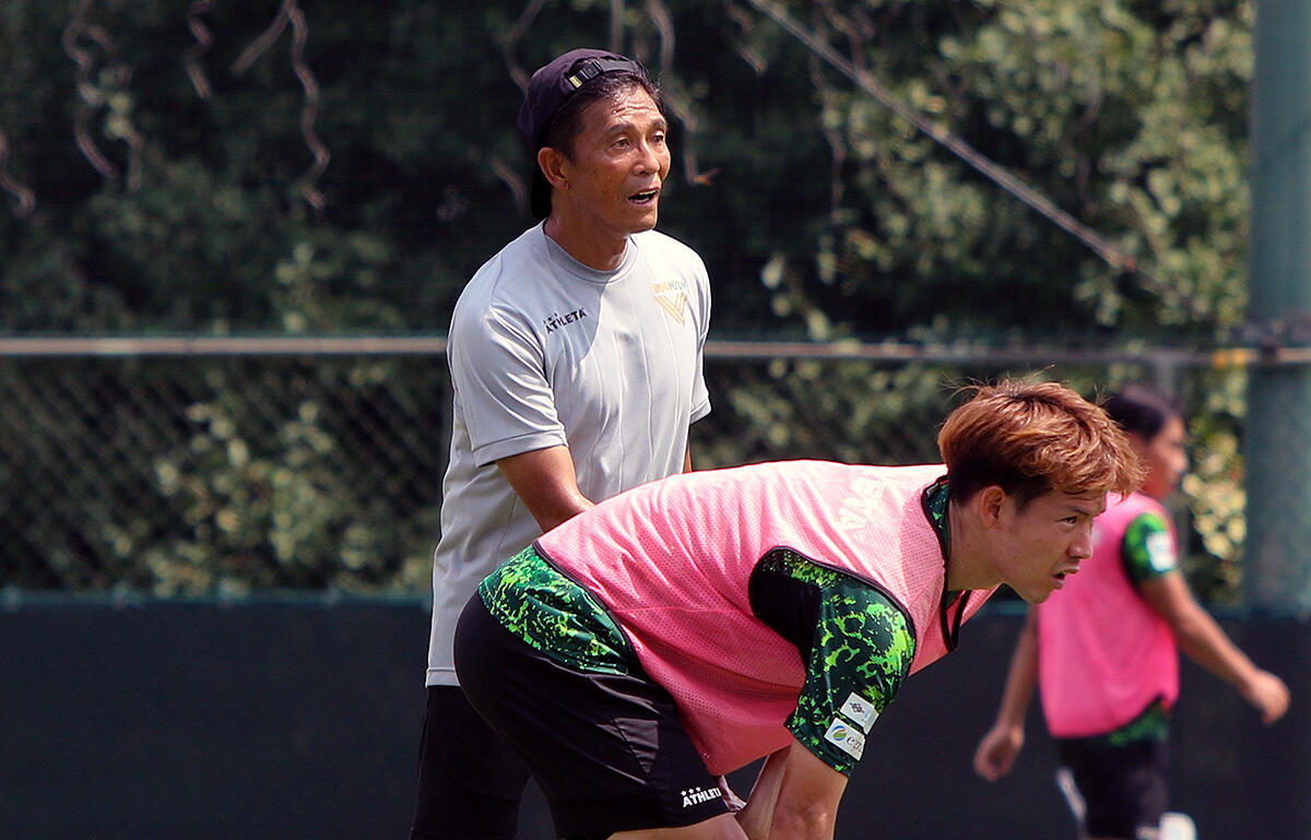 柏戦で久々の連勝狙う城福浩監督