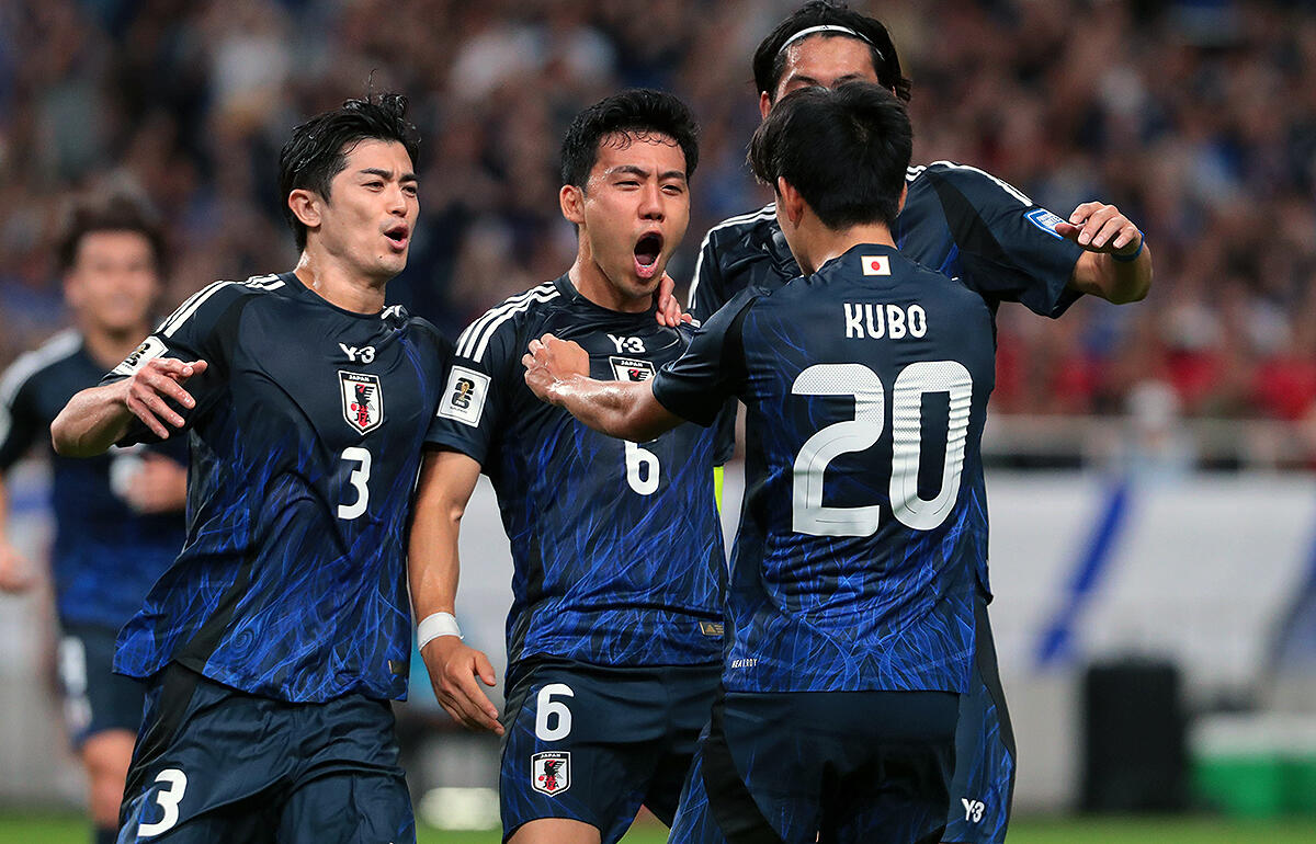 頼れる主将の遠藤航が先制点