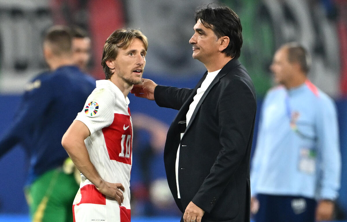 クロアチア代表のモドリッチとダリッチ監督