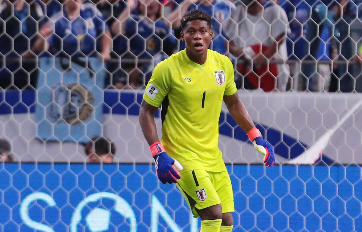 日本代表の正守護神として期待がかかる鈴木彩艶