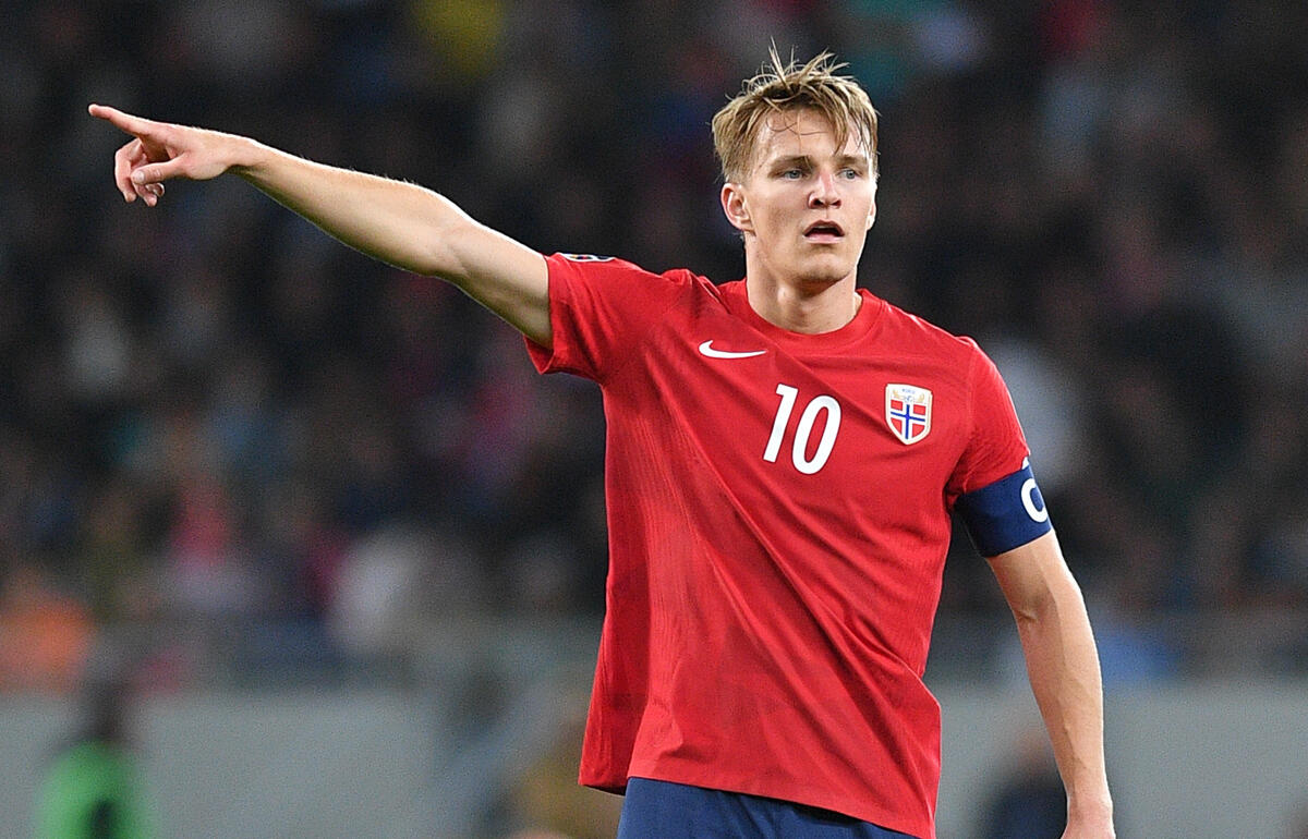 足首を負傷して交代したウーデーゴール