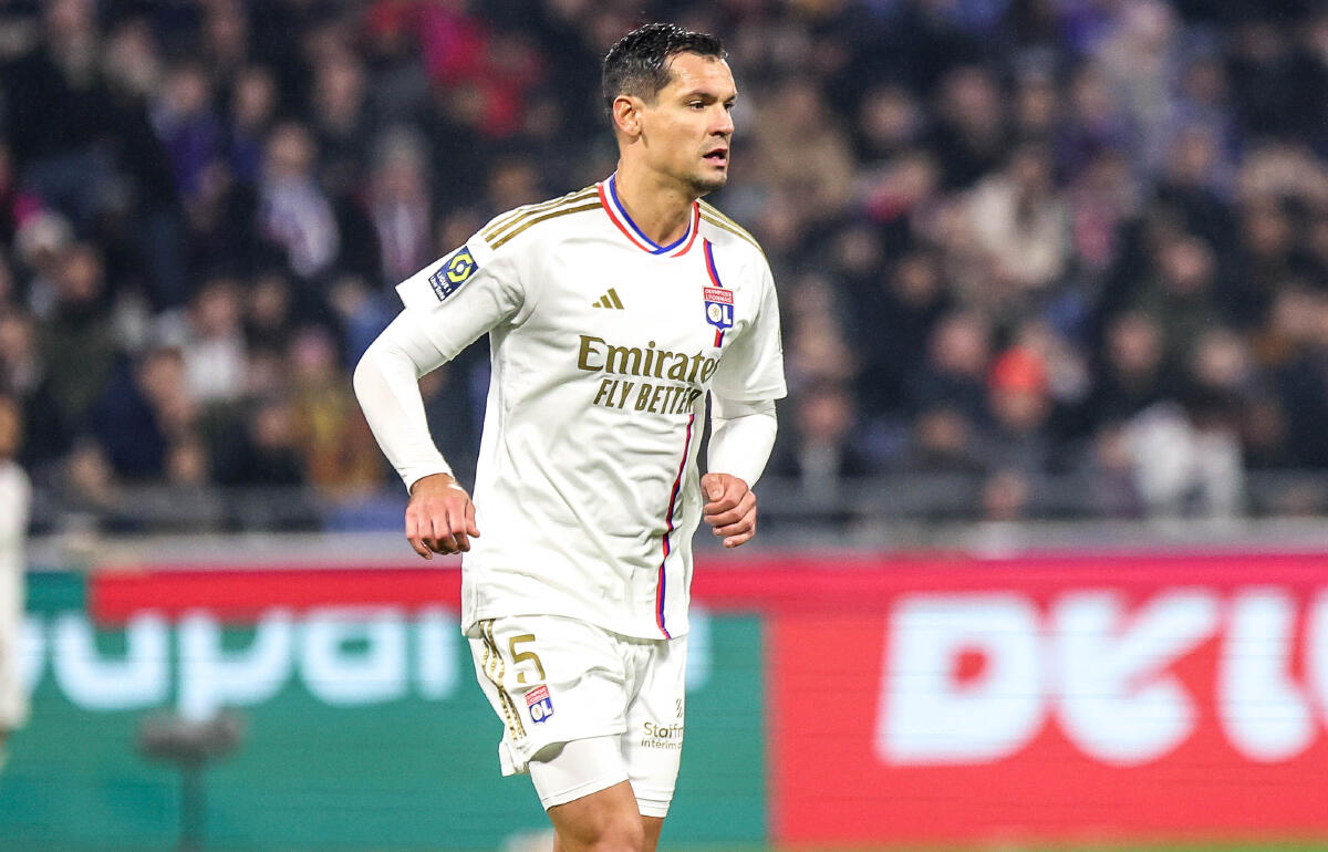 ギリシャ行きに近づくロブレン