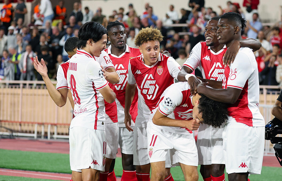 モナコがバルサ撃破で白星発進