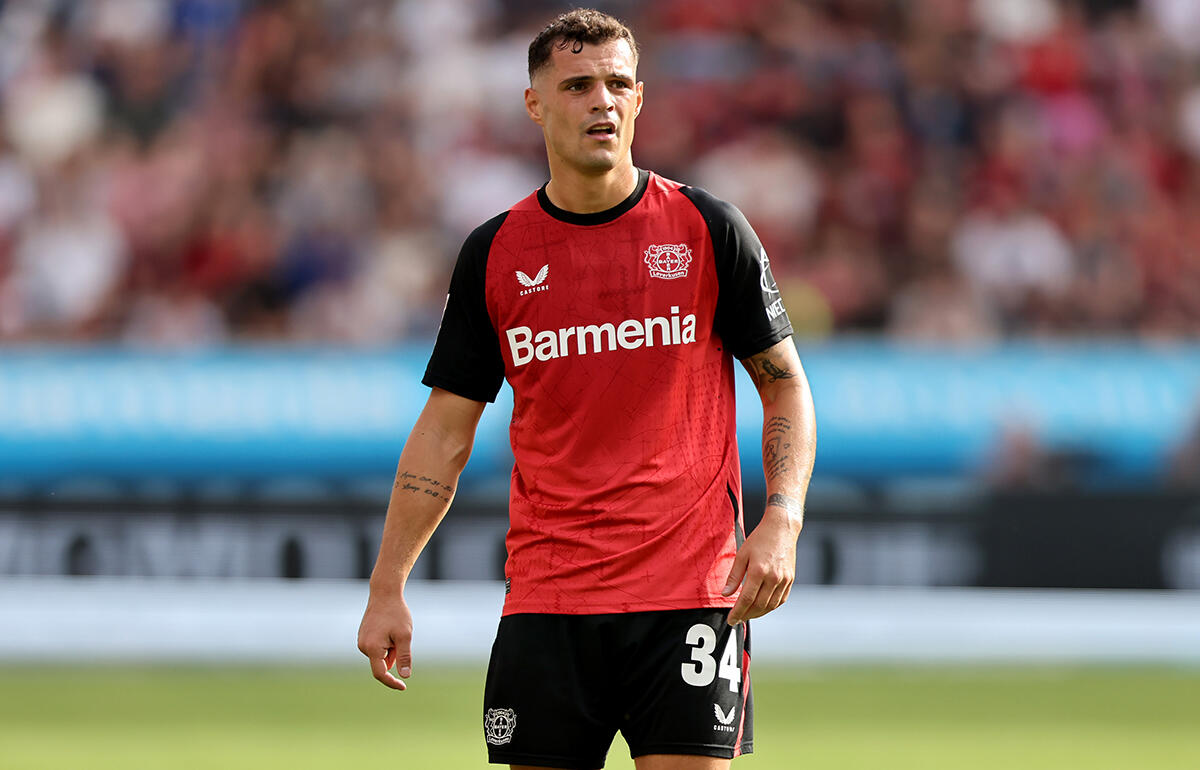 グラニト・ジャカがチームメイトたちに喝