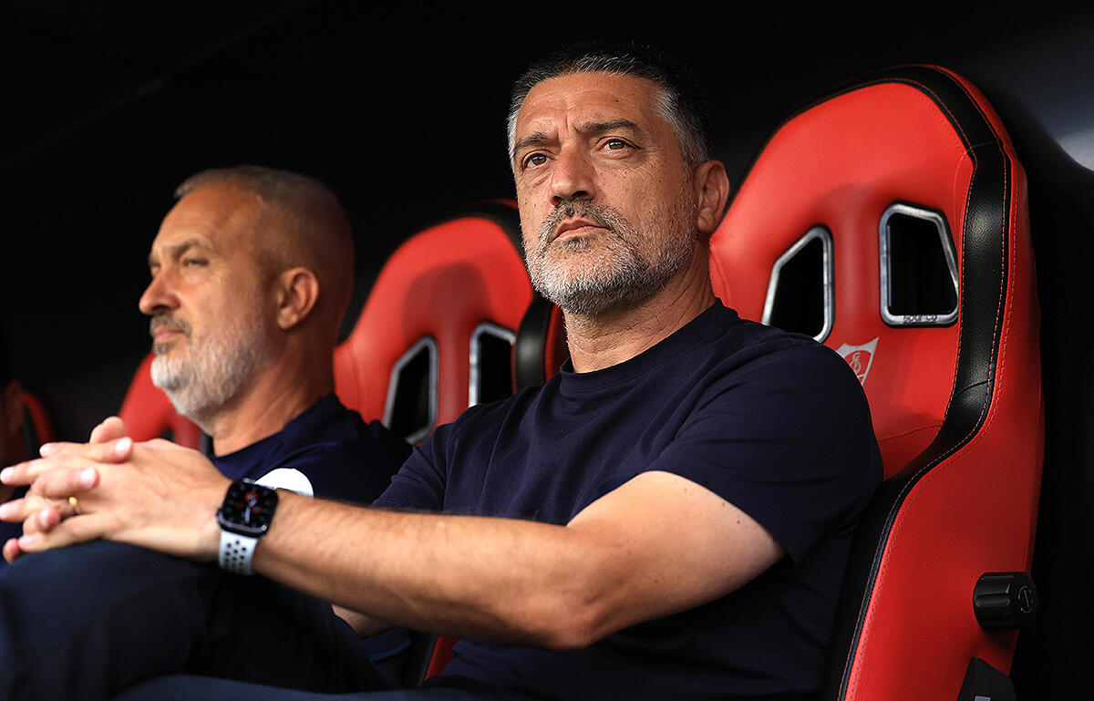 新契約にサインしたピミエンタ監督