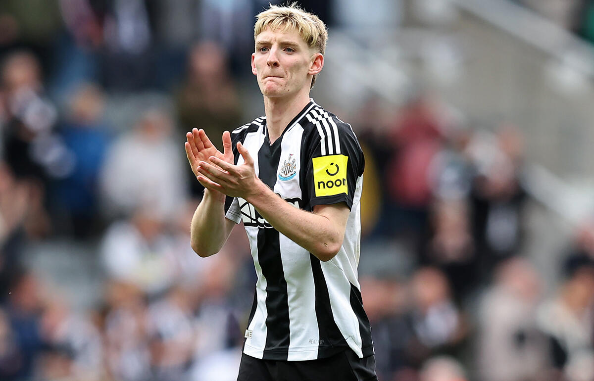 アンソニー・ゴードンがニューカッスルと長期契約へ