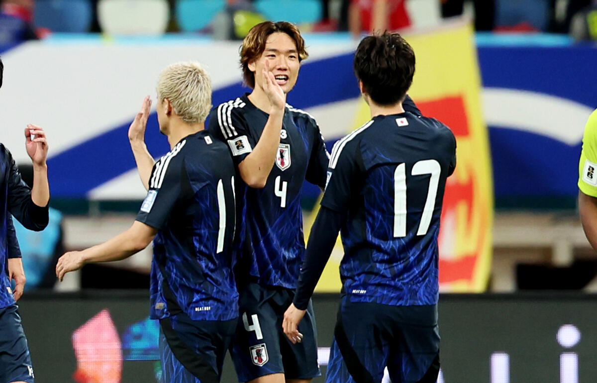 ダイビングヘッドで2点目を決めた板倉滉