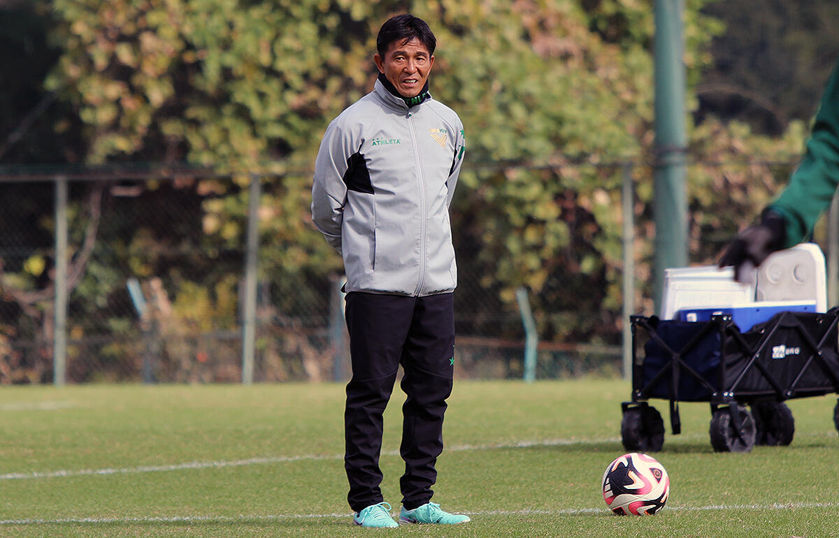 ホーム最終戦に臨む城福浩監督