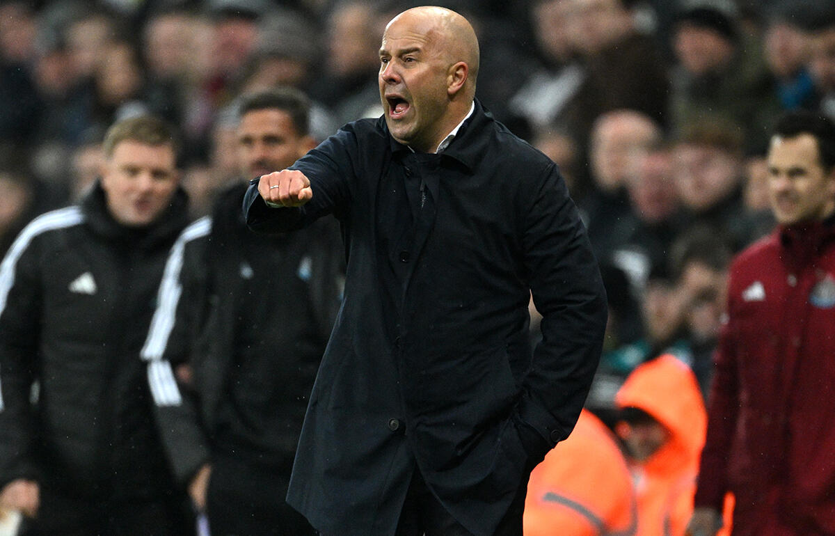 アルネ・スロット監督が乱打戦に終わった試合を振り返り