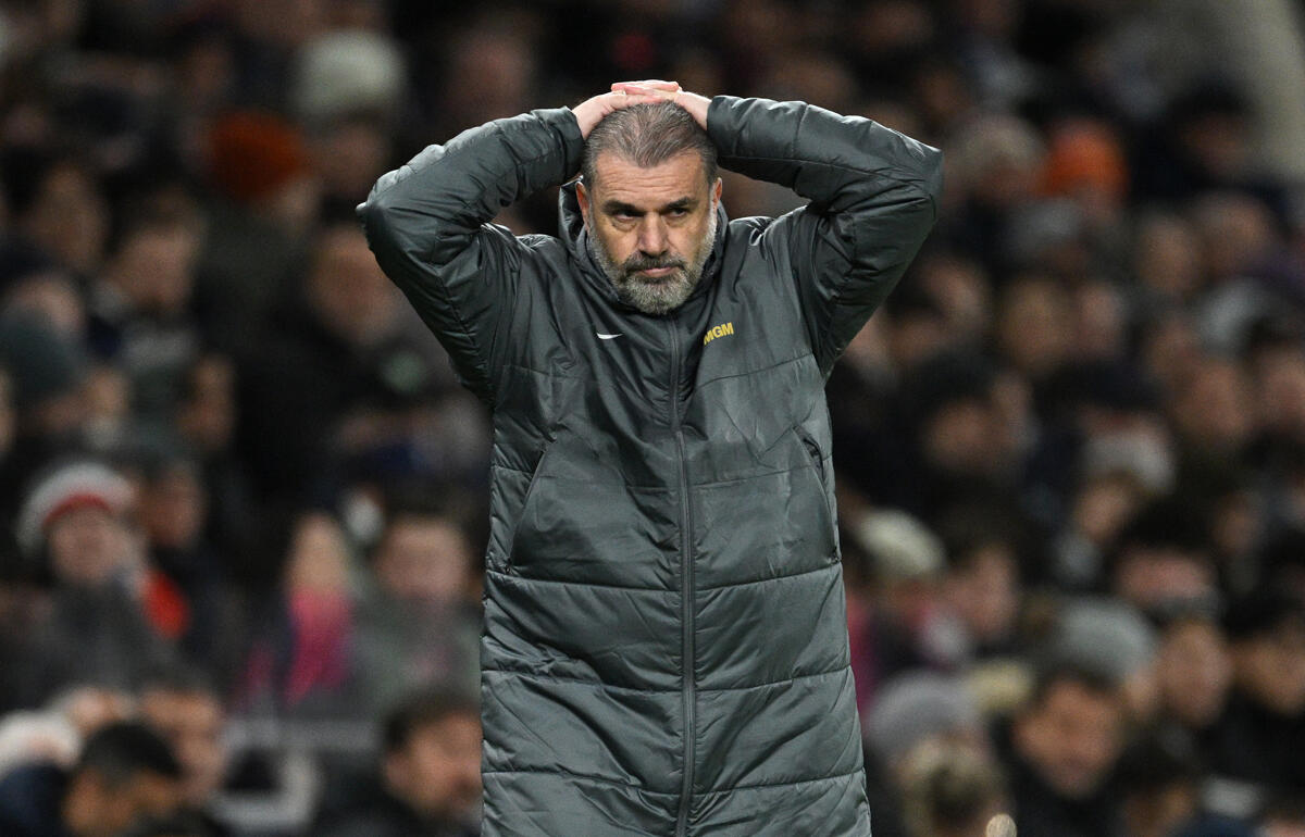 思わず頭を抱えたポステコグルー監督