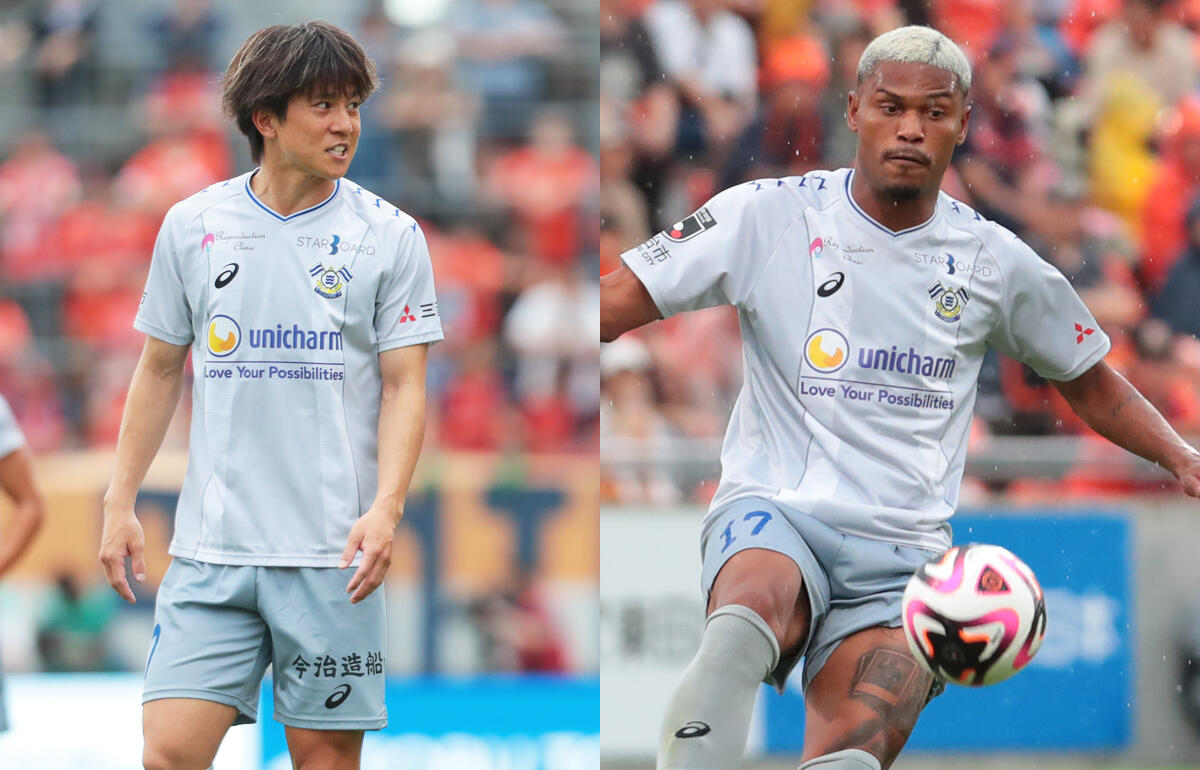 契約更新をした山田貴文(左)とウェズレイ・タンキ