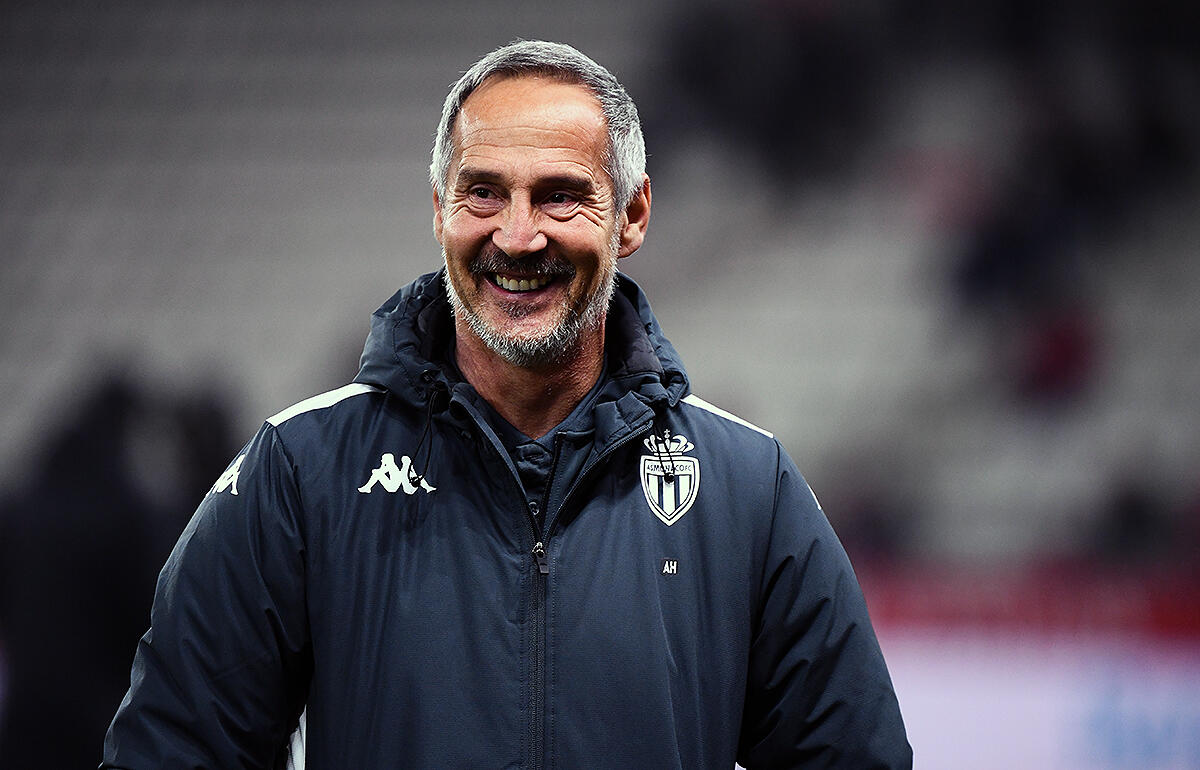 ヒュッター監督が契約延長