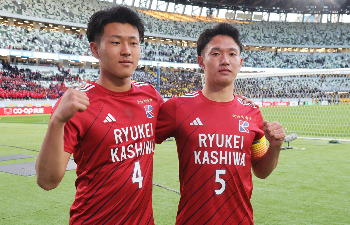 流通経済大柏の守備を支える佐藤夢真(右)と奈須琉世