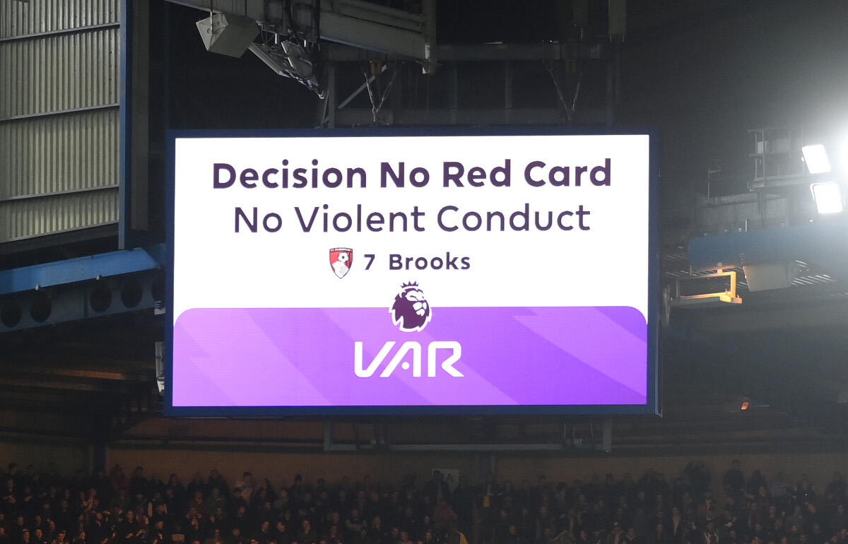 暴力行為ではないと判断されイエロー判定に