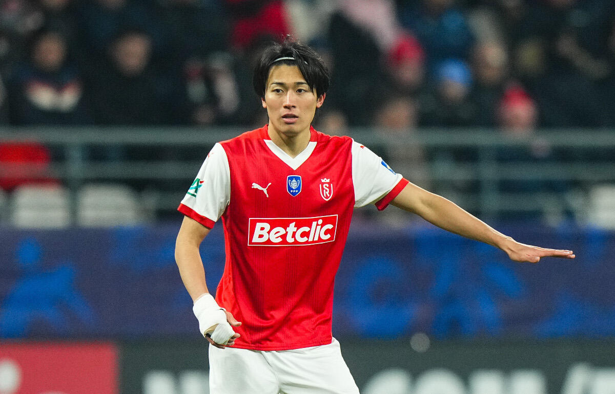 PKを成功させたランスFW中村敬斗