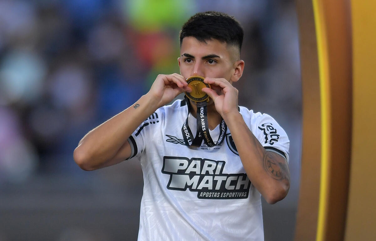 23歳のアルゼンチン代表MFティアゴ・アルマダ