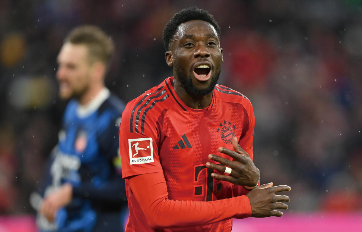 バイエルンのカナダ代表DFアルフォンソ・デイビス(24)