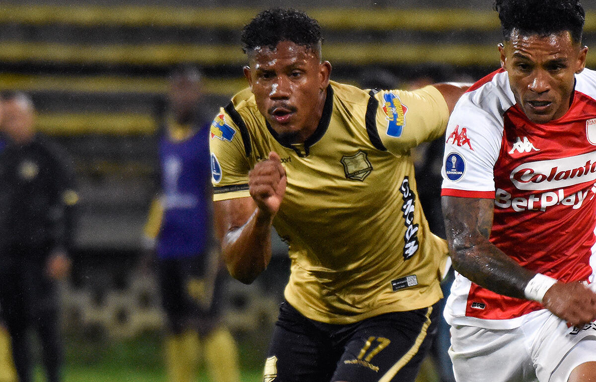 横浜FMがDFジェイソン・キニョーネスの正式加入を発表！