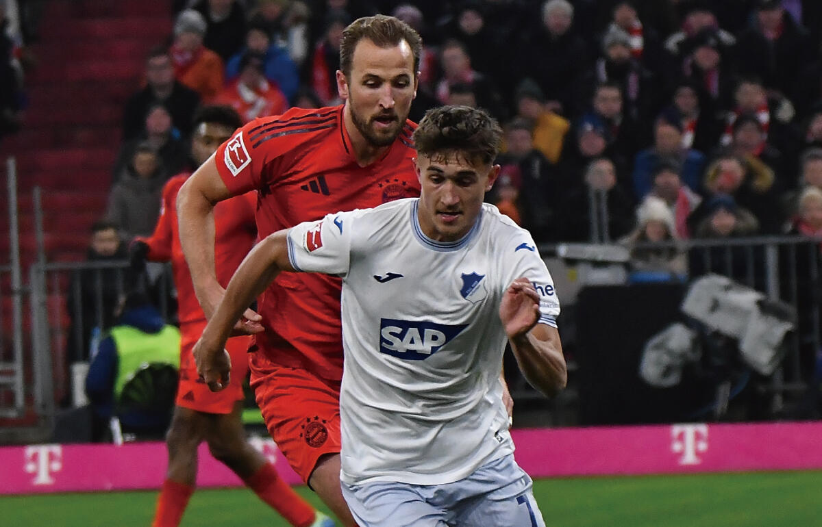 バイエルンが21日、ホッフェンハイムからU-20ドイツ代表MFトム・ビショーフ(19)の獲得を発表