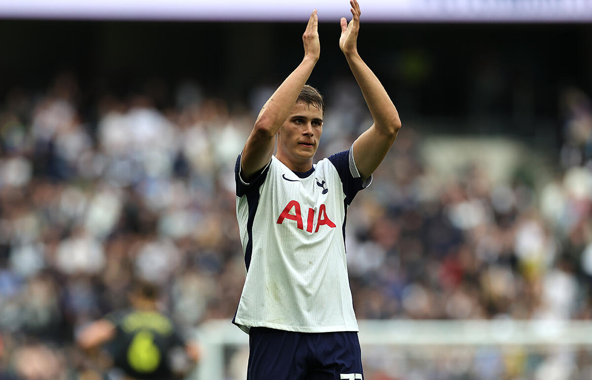 今季は負傷に苦しむファン・デ・フェン