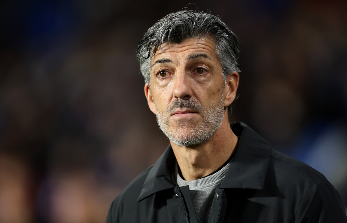 チームの勝利に満足感を示すイマノル監督