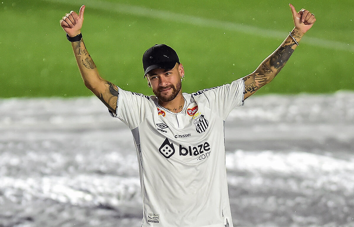 本拠地に新たな壁画