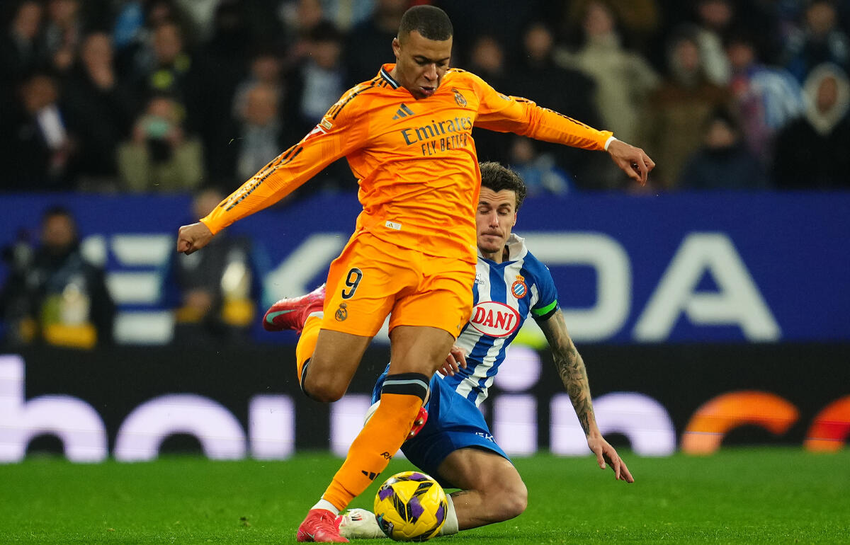 ムバッペはカウンター時に後方からタックルを受けていた