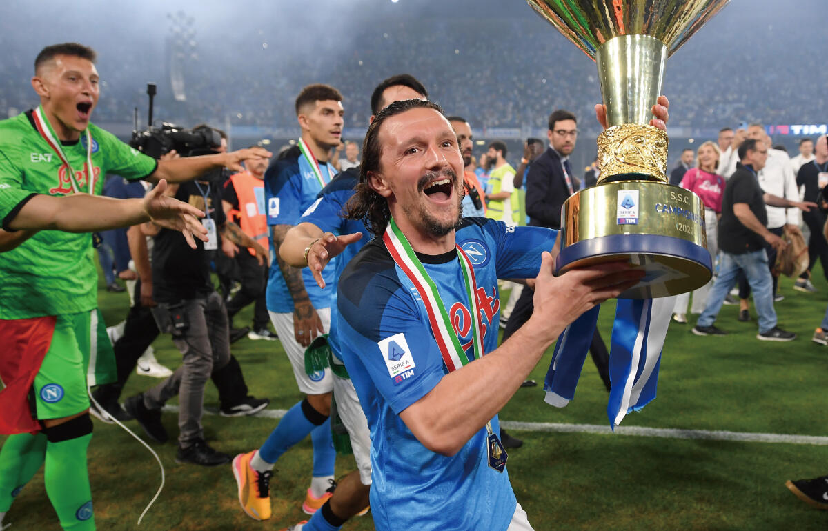 長年ナポリを支えた元ポルトガル代表DFマリオ・ルイ(33)