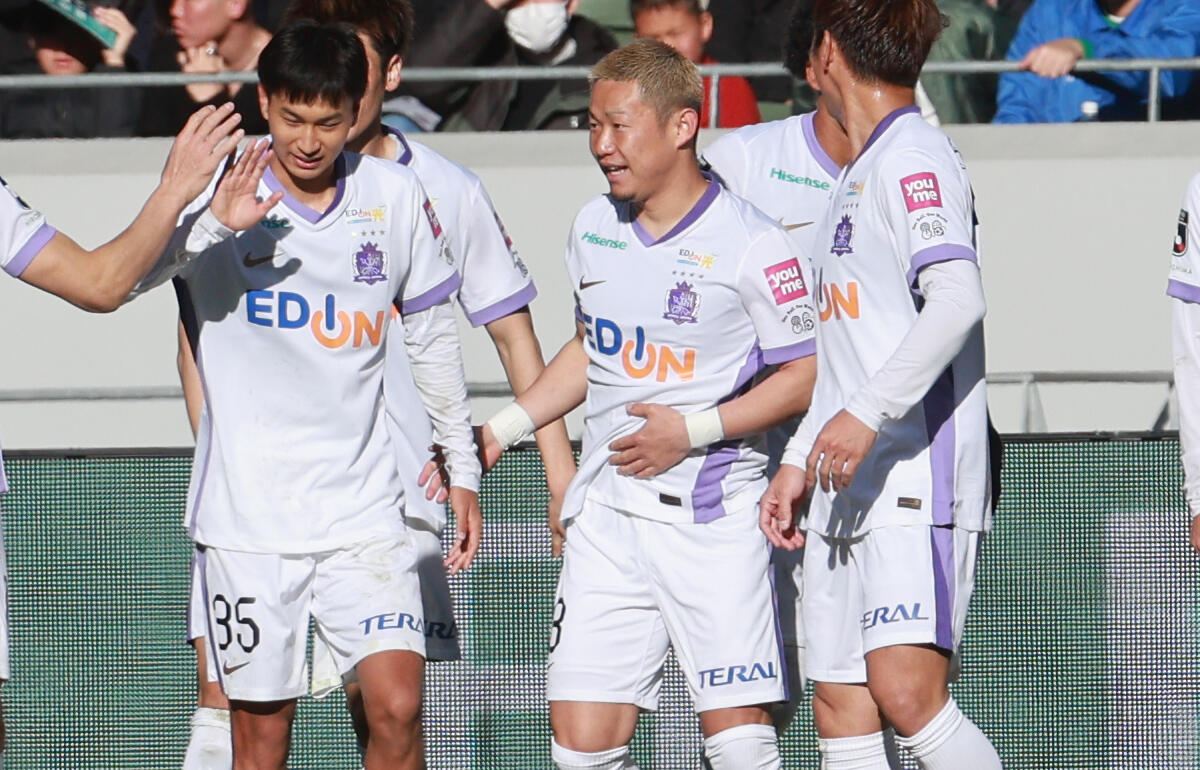 広島デビュー戦で投入直後に即アシストの菅大輝