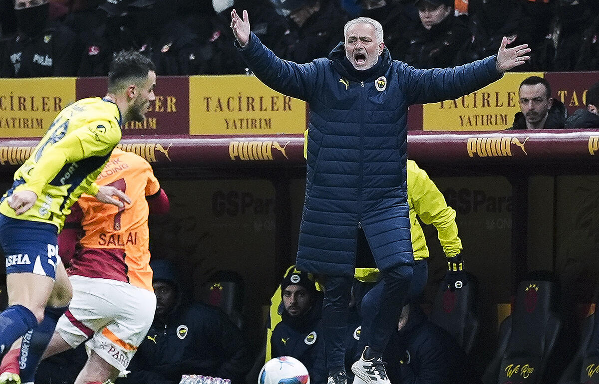 24日のダービーでのモウリーニョ監督