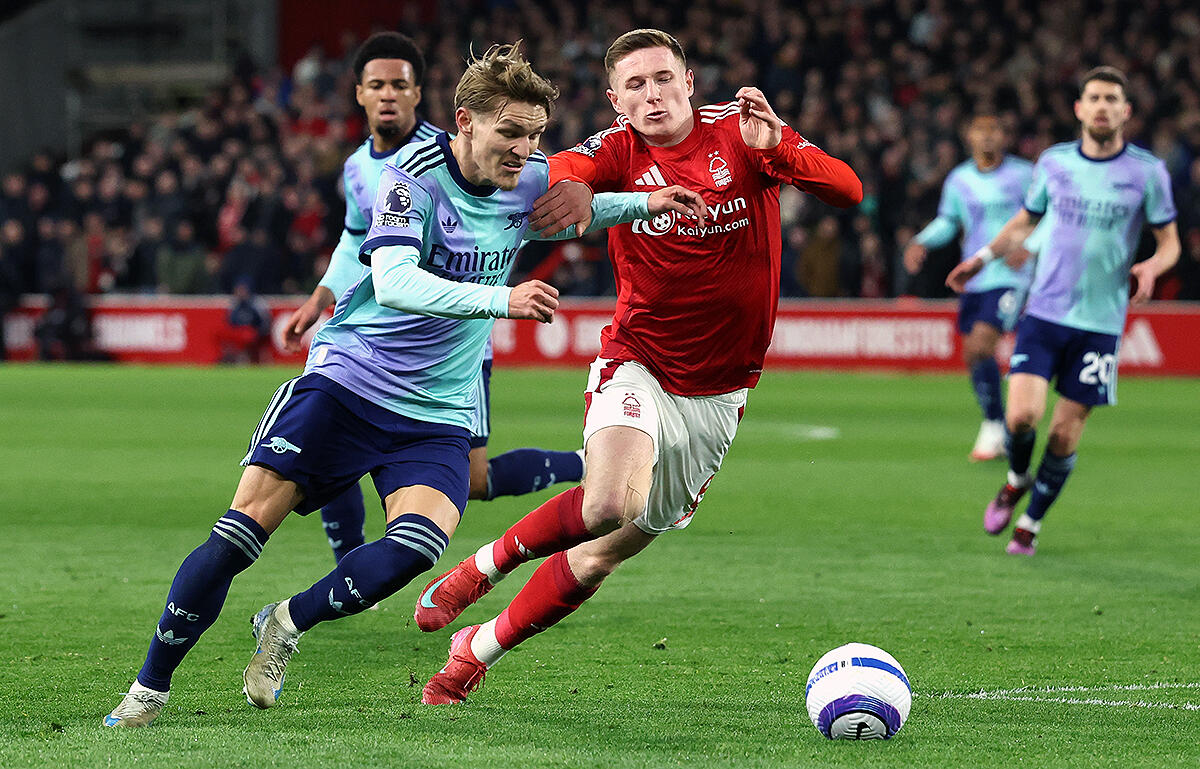 上位対決は痛み分け