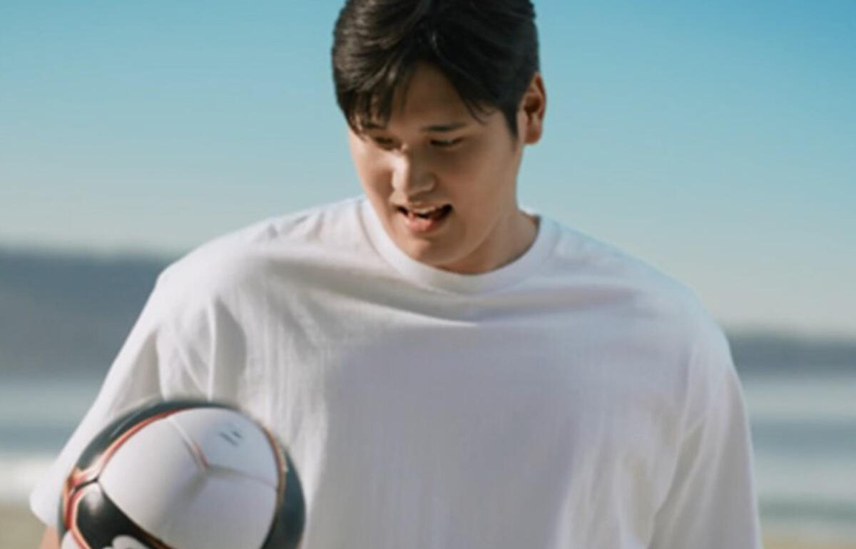 大谷翔平がリフティングに挑戦