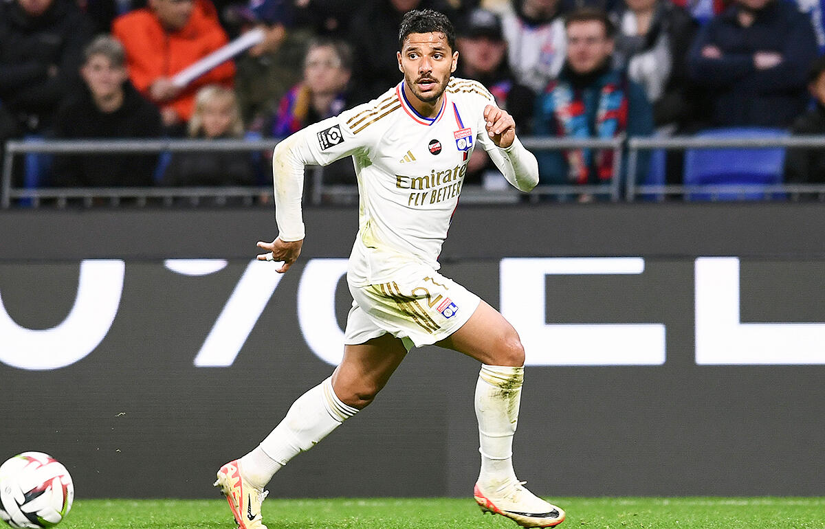 昨季までリヨンでプレーしたエンヒキ・シウバ