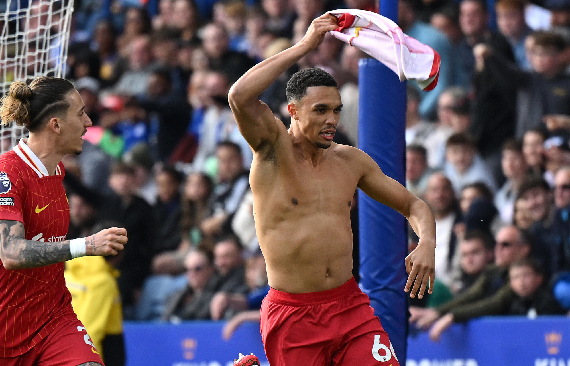 アレクサンダー＝アーノルドが決勝ゴールを決める