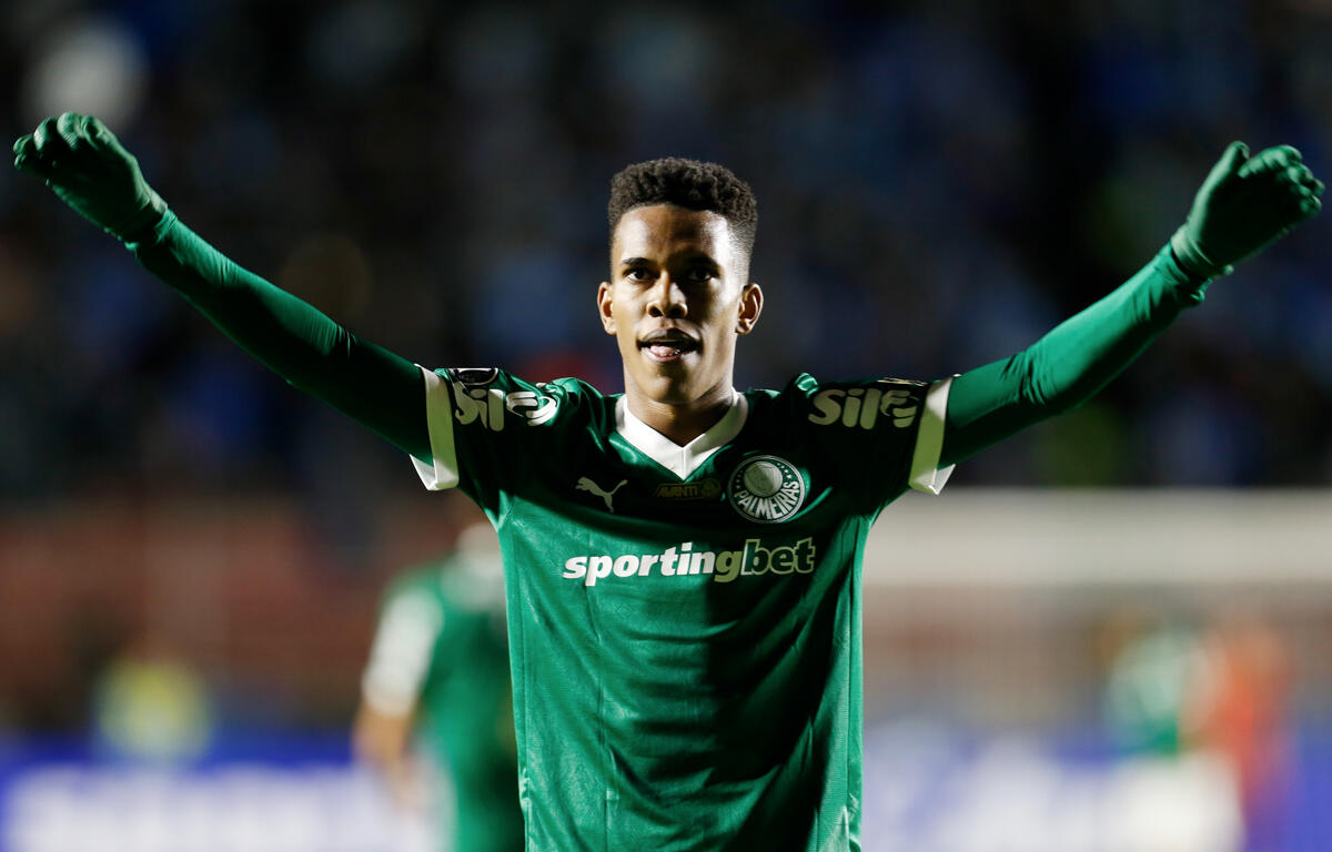 エステヴァンが18歳のバースデーゴール