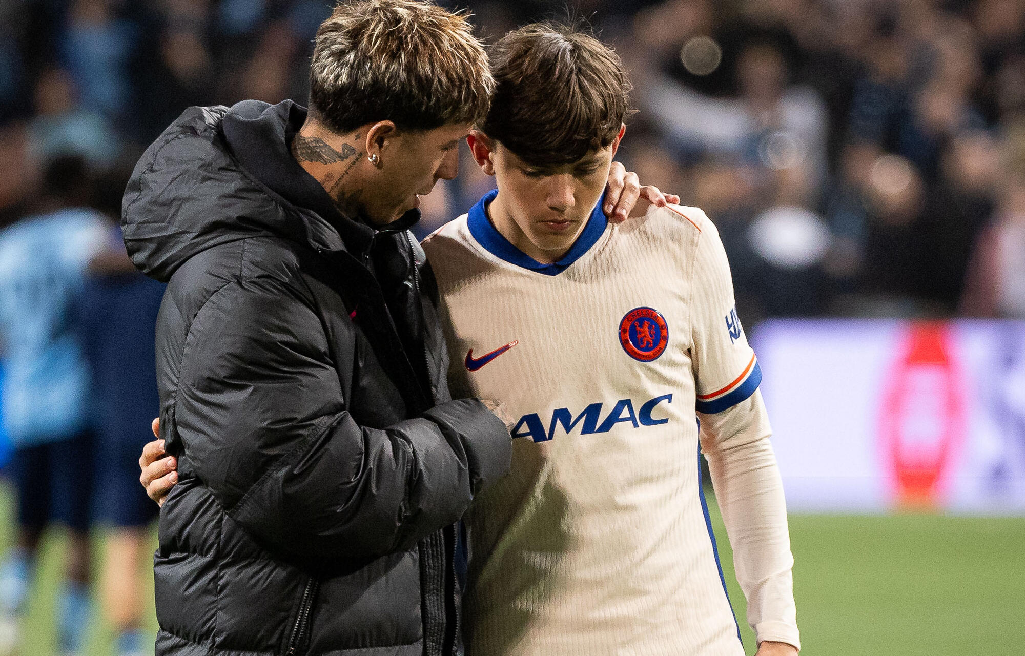 16歳でデビューしたウォルシュ(右)