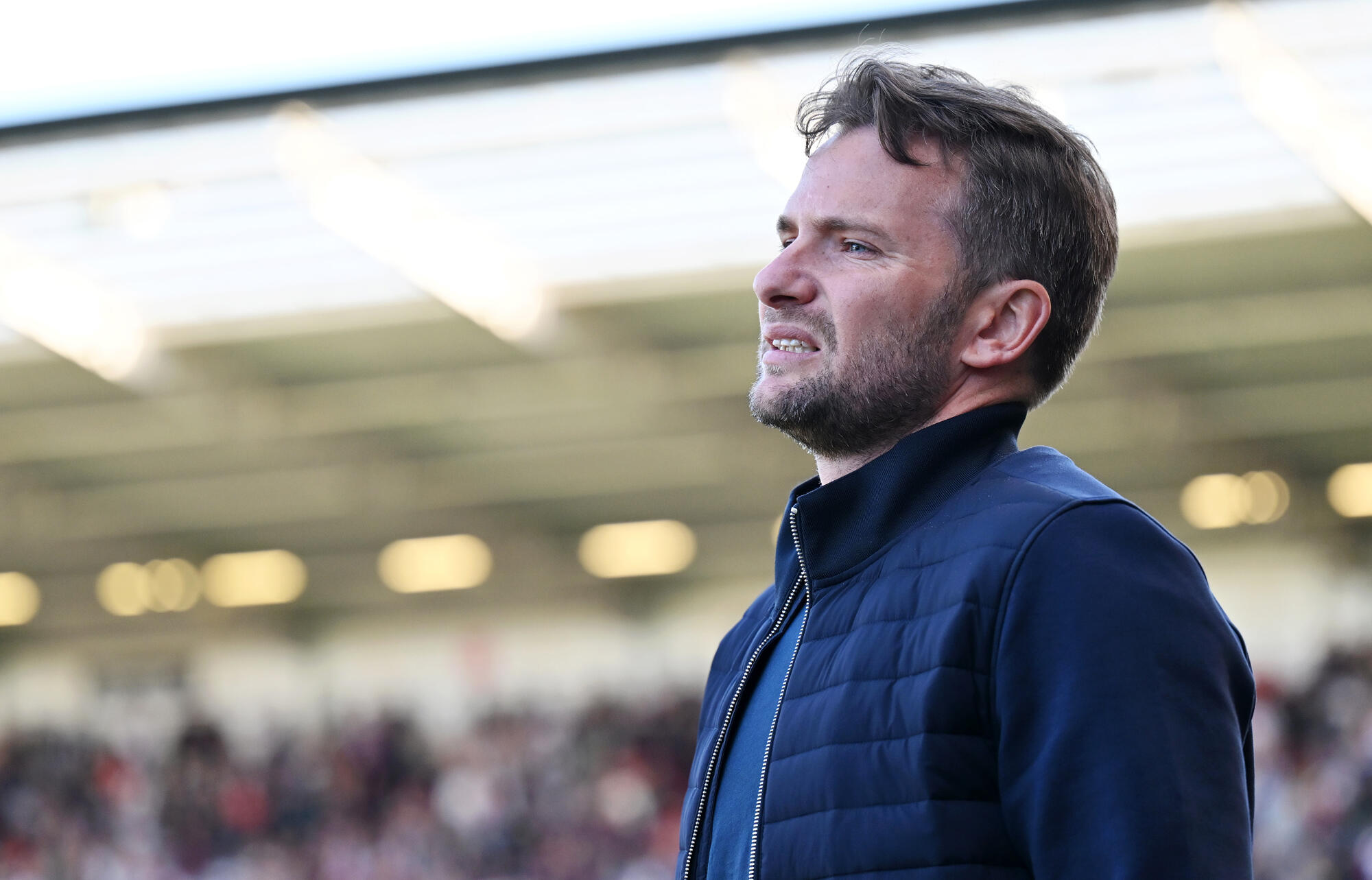 クレバリー監督が解任される