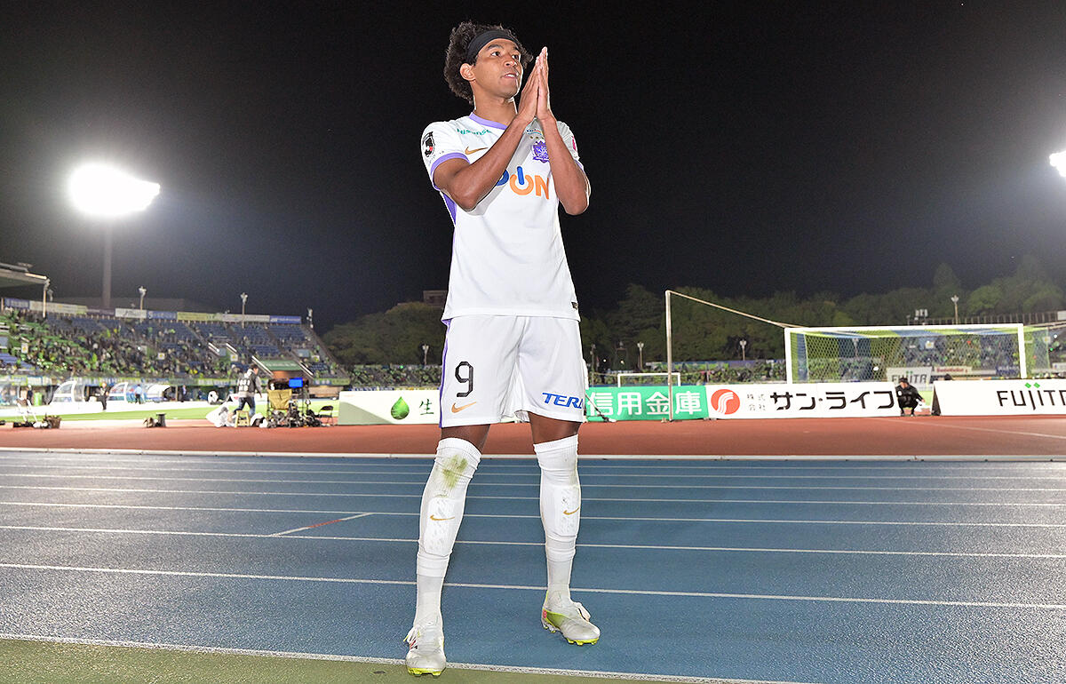 ジャーメイン良の連発で広島が連勝