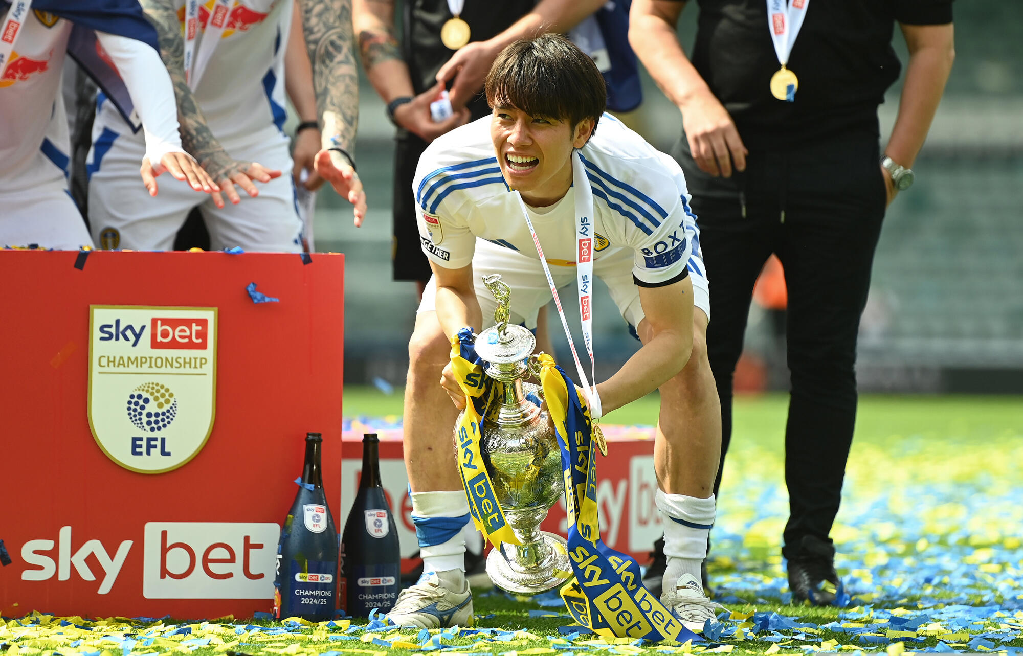 チームの中心としてリーズの優勝に貢献した田中碧