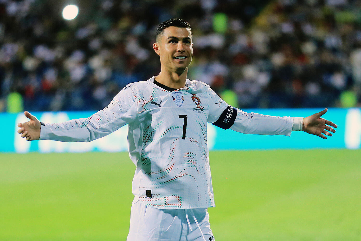 恐ろしい40歳 C・ロナウドの衝撃ミドルにネット衝撃 2ゴールの