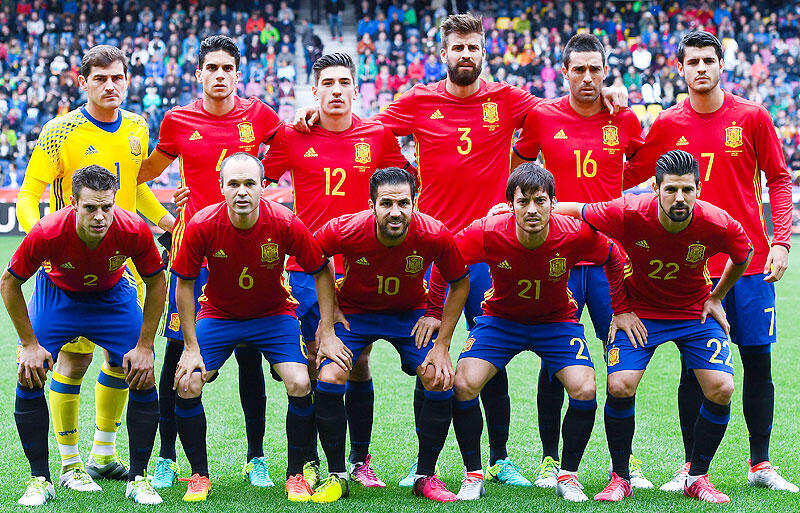 ユーロ16チーム紹介 13 スペイン 前人未到の3連覇に向けて黄金の中盤が輝きを放つ 超ワールドサッカー