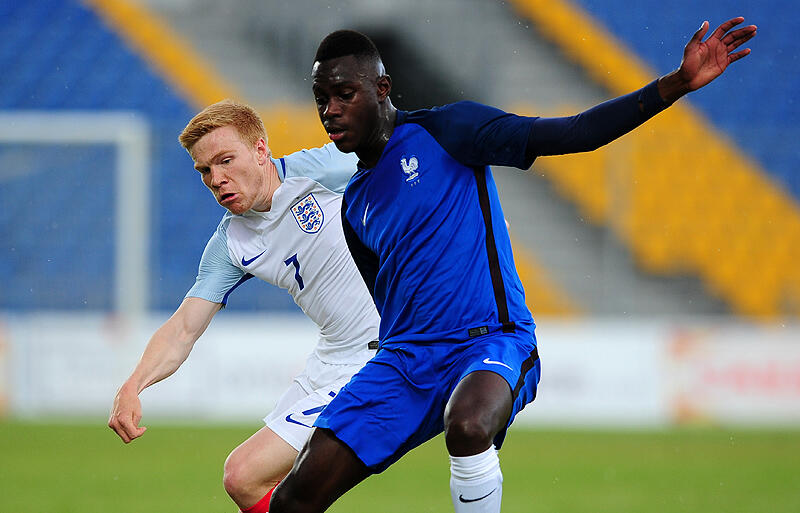 マインツ メスからu 21フランス代表dfニアカテを獲得 超ワールドサッカー