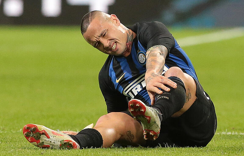 ミラノ ダービーで負傷のナインゴラン 左足首の捻挫でclバルサ戦の欠場が決定 超ワールドサッカー