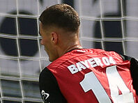 パトリック・シック直筆サイン入り超大型写真…チェコ代表サッカー選手… パトリック・シック直筆サイン入り超大型写真…チェコ代表