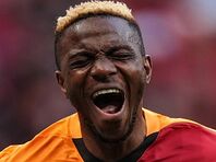 サッカー ユニフォーム ナポリ サプライヤーは“アルマーニ”で継続！ナポリの2022-23「新